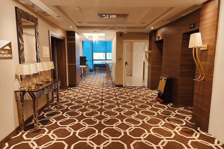 Ballroom/Hall 36 of 50