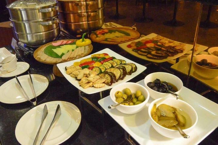 Dining 96 of 125