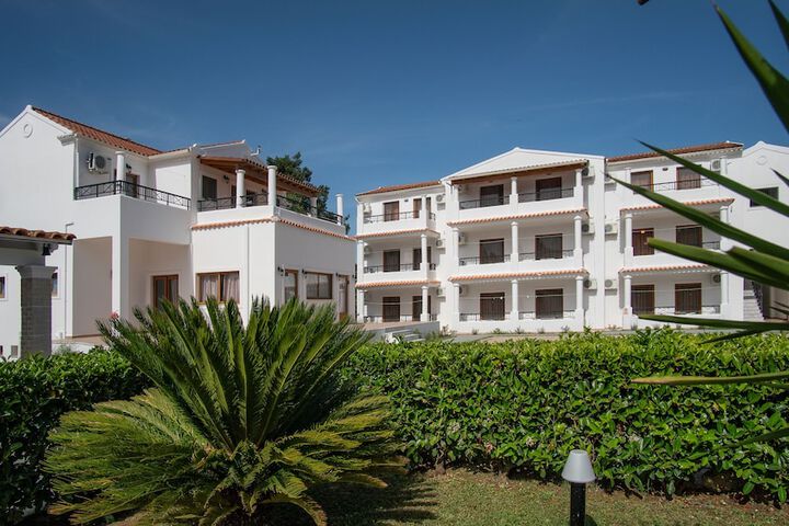 Hotel Exterior 44 of 51