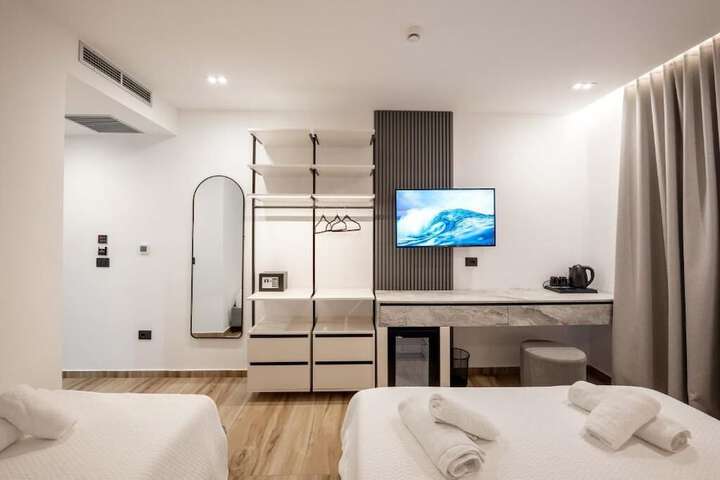 Room 43 of 80