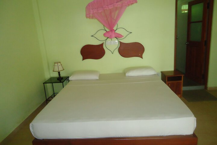 Room 6 of 26