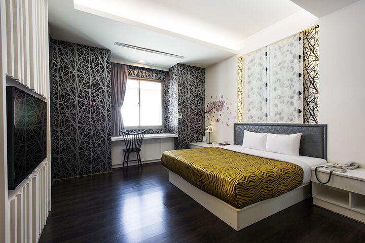 Room 17 of 51