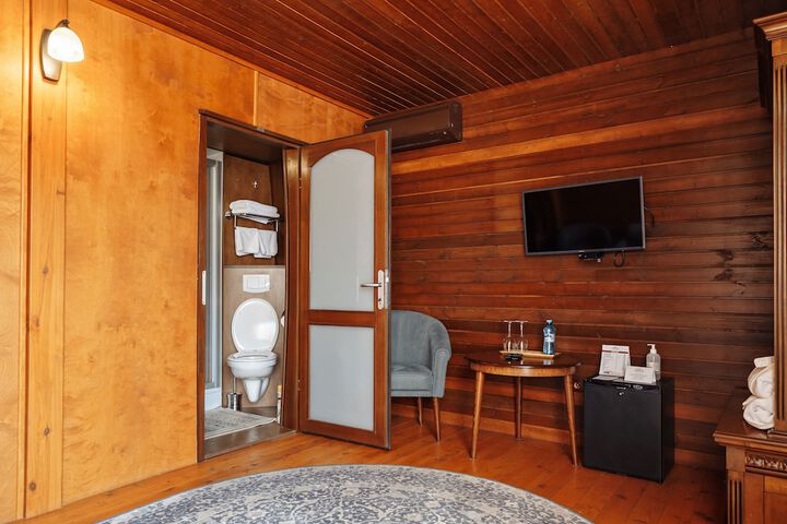 Room 15 of 44