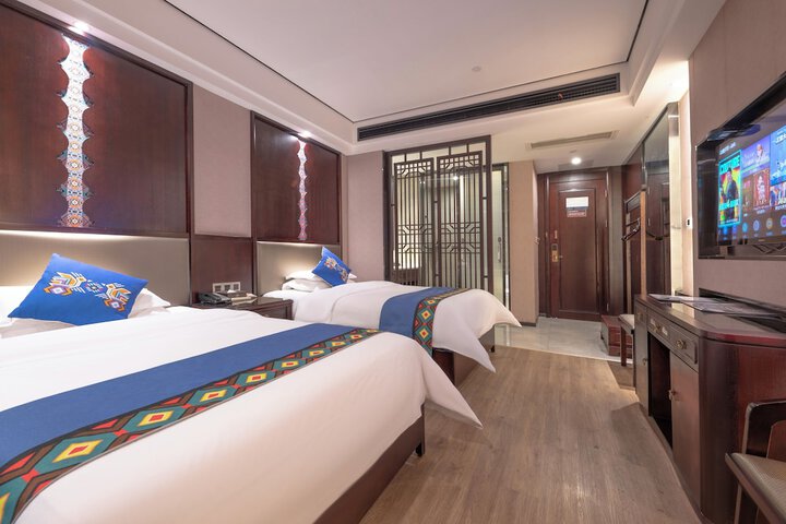 Room 8 of 27