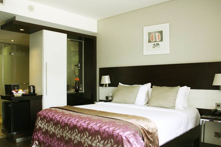 Room 10 of 63