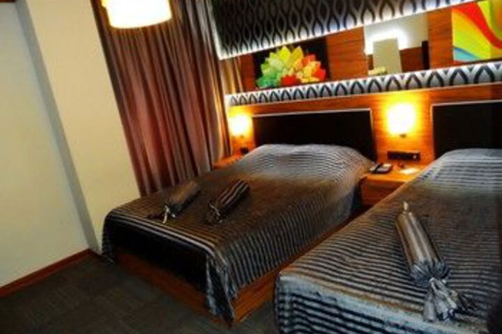 Room 13 of 35