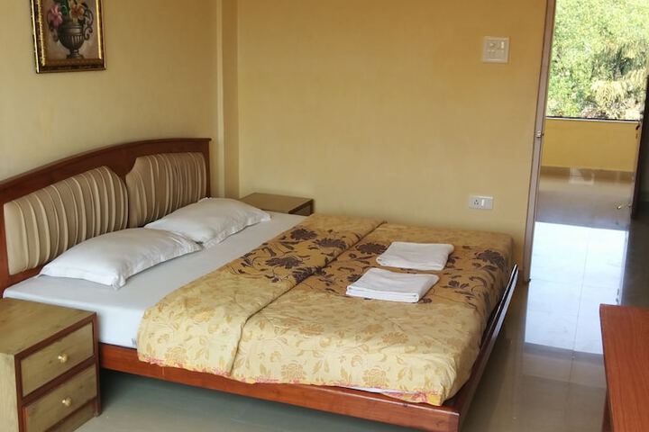 Room 5 of 33