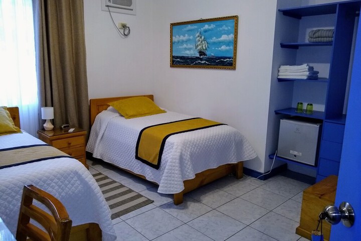 Room 13 of 76