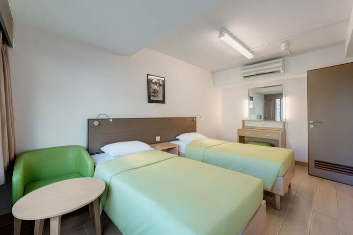 Room 21 of 66