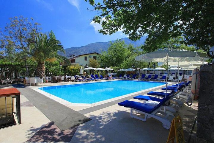 Hotel Pool