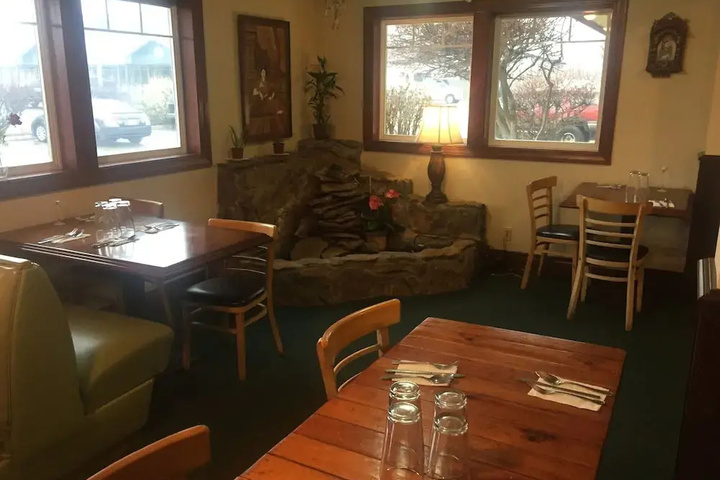 Dining 20 of 21