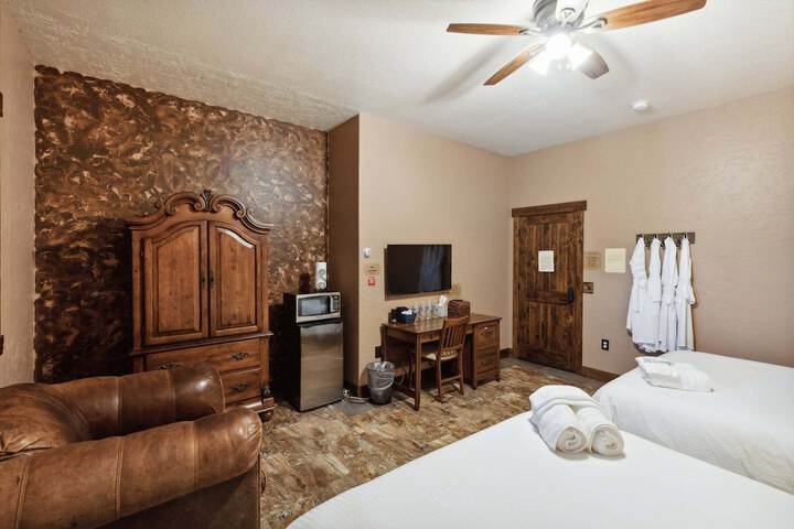 Room 53 of 225