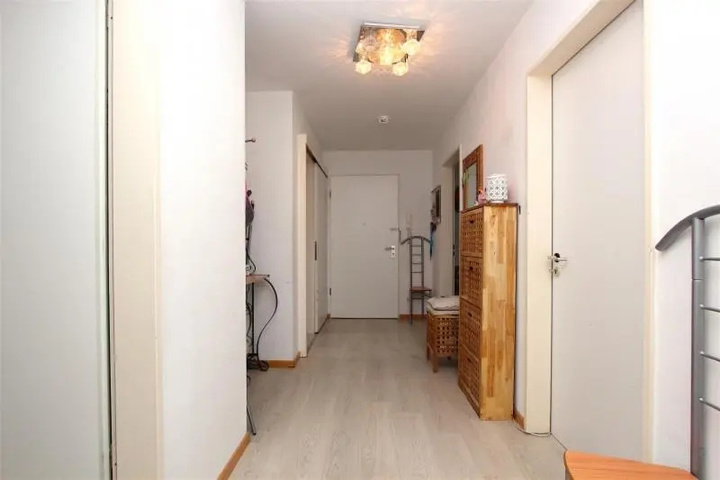 Room 7 of 13