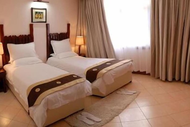 Room 5 of 18