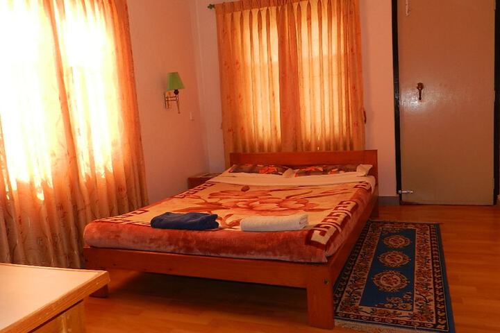 Room 18 of 68