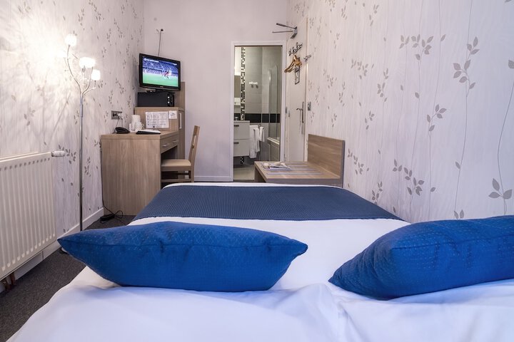 Room 7 of 70