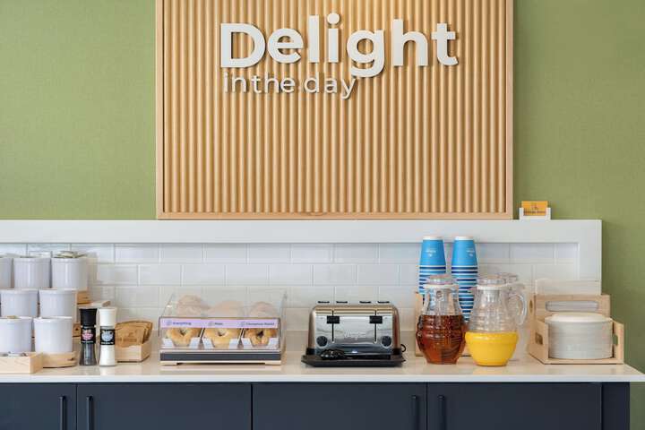 Breakfast/Coffee Service 19 of 21