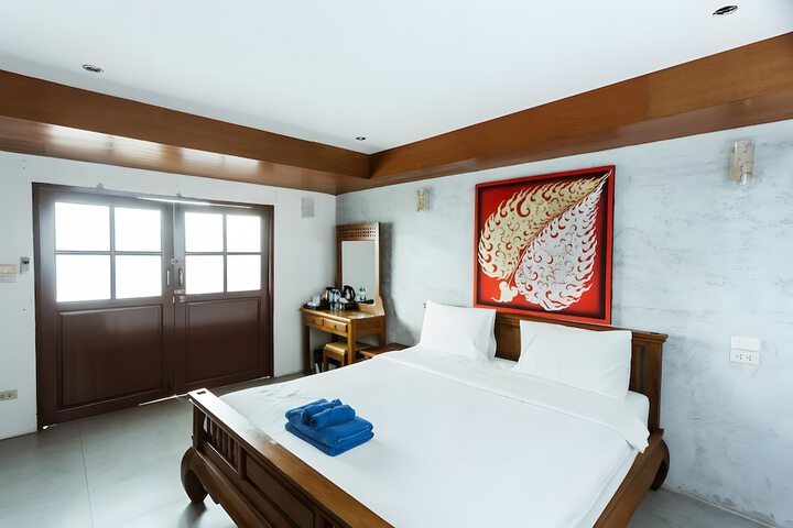 Room 19 of 33