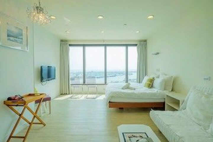 Room 25 of 42