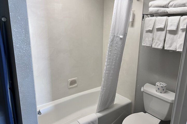 2 Queen Beds (1 of 22)