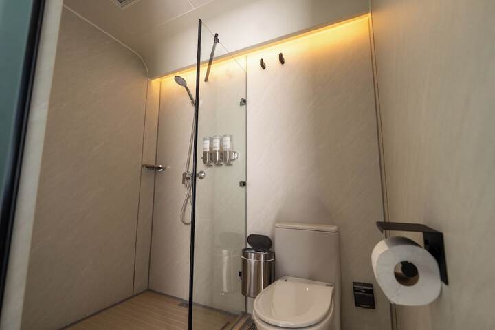 Room 100 of 159