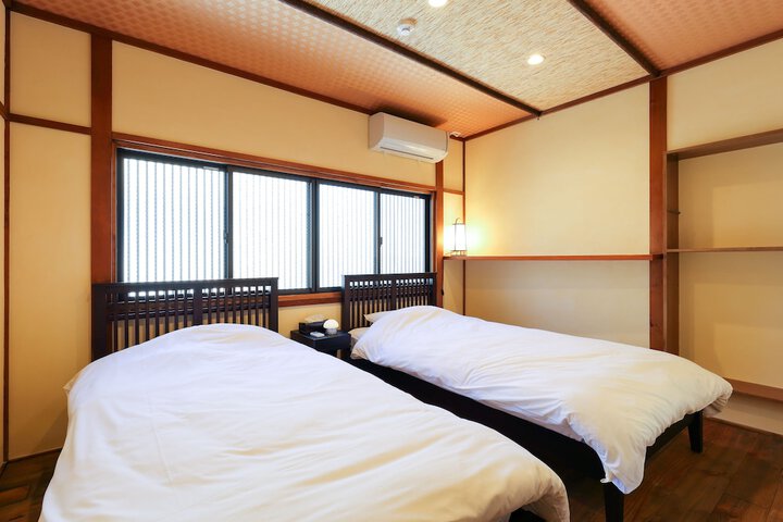 Room 2 of 46