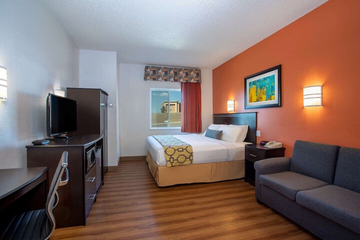 Room 21 of 36