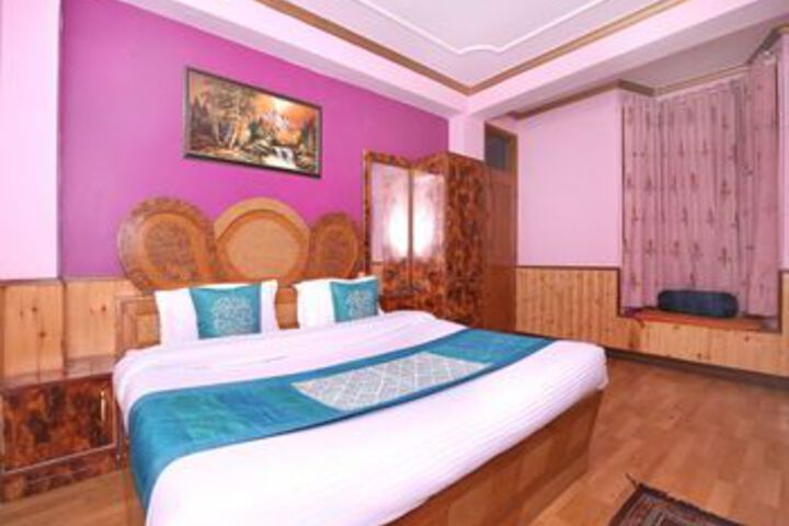 Room 10 of 21