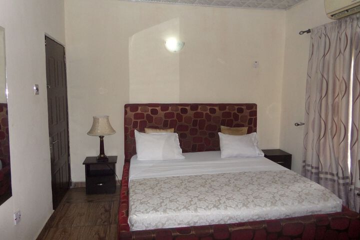 Room 7 of 26
