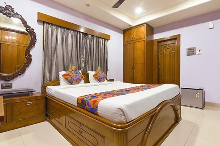 Room 15 of 28