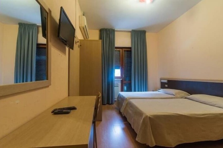 Room 15 of 31