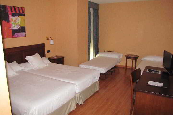 Room 3 of 21