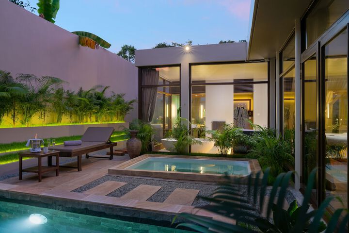 Hotel Exterior 86 of 88