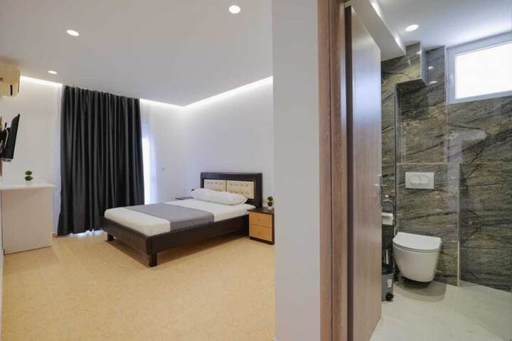 Room 11 of 22