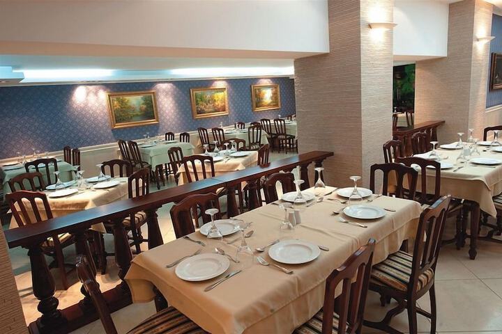 Dining 68 of 90