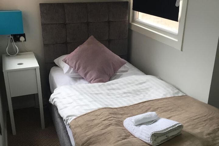 Room 4 of 62