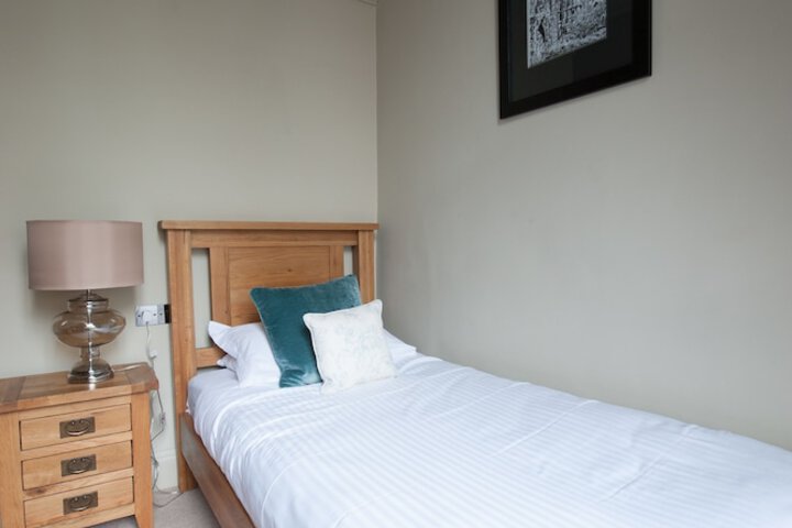 Room 20 of 196