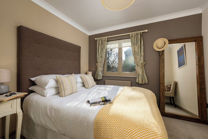 Room 9 of 26