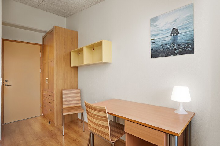 Room 11 of 31