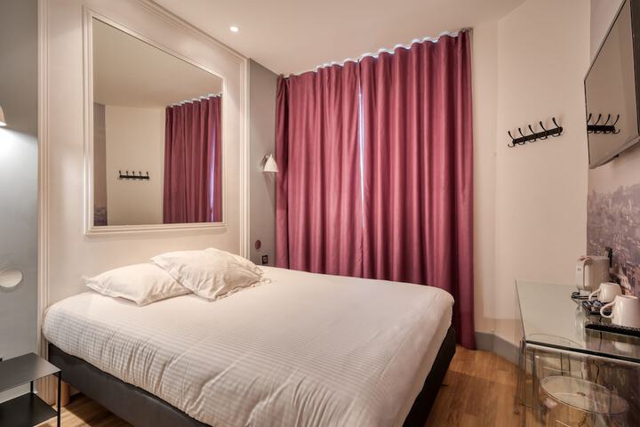 Room 25 of 105