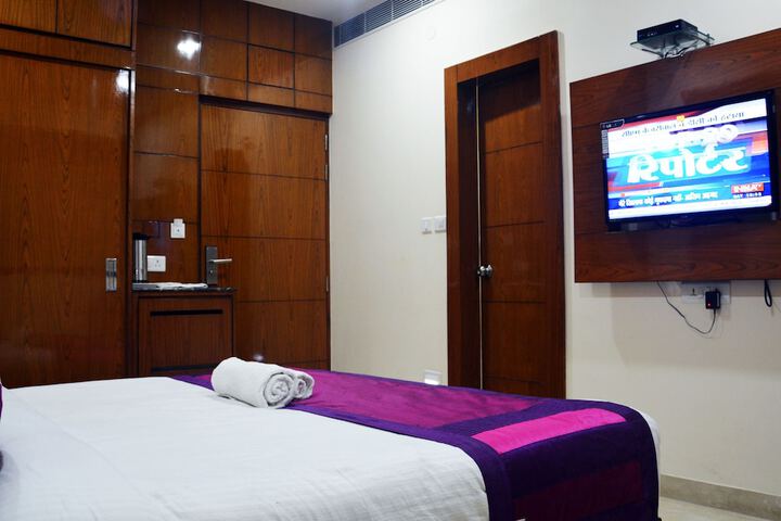 Room 4 of 41