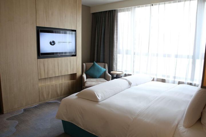 Room 5 of 86
