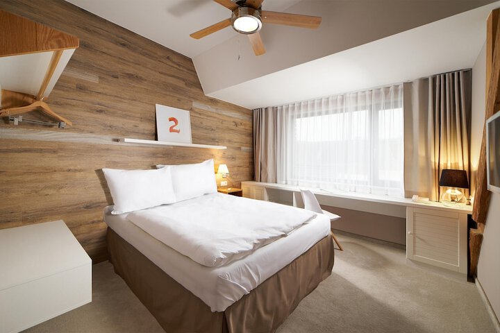 Room 45 of 115