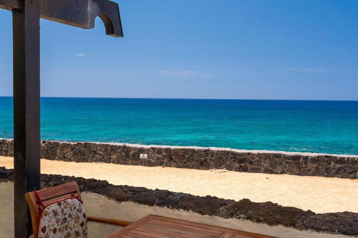 Exterior of Casa de Emdecko #138 by Casago Kona - Beach and Oceanfront