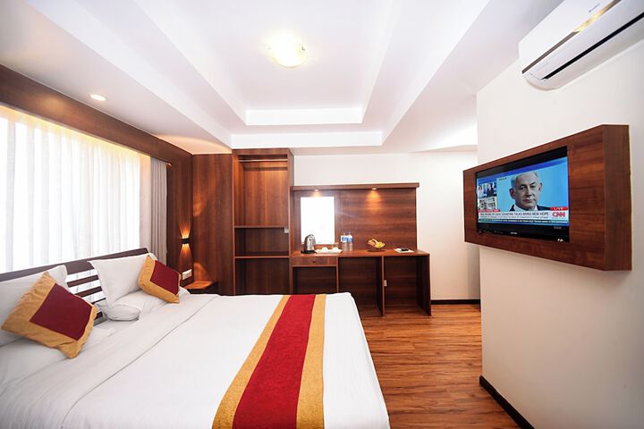 Room 13 of 32