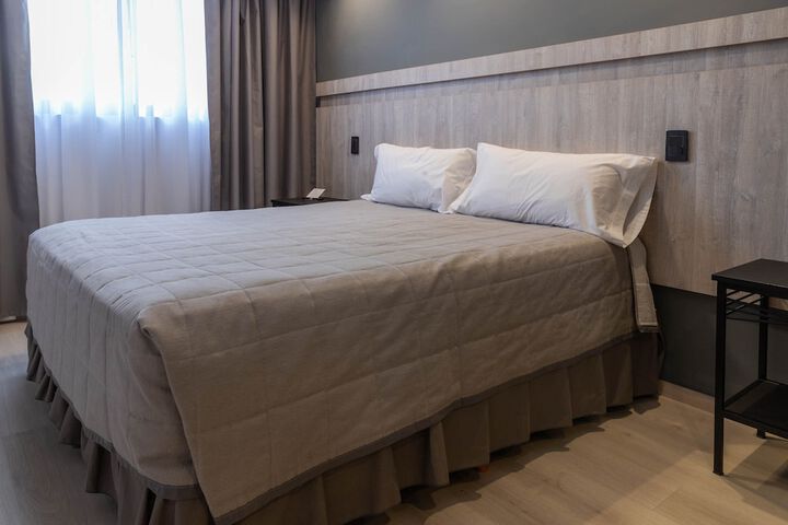 Room 4 of 18