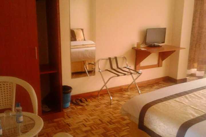 Room 4 of 19
