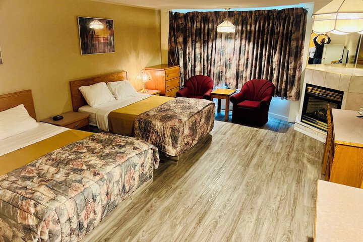 Room 5 of 12