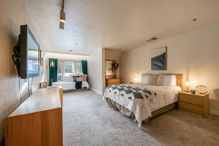 Room 15 of 97