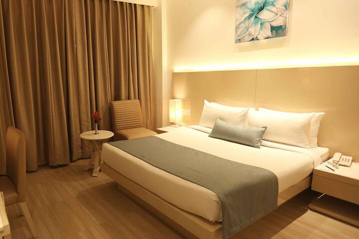 Room 8 of 37